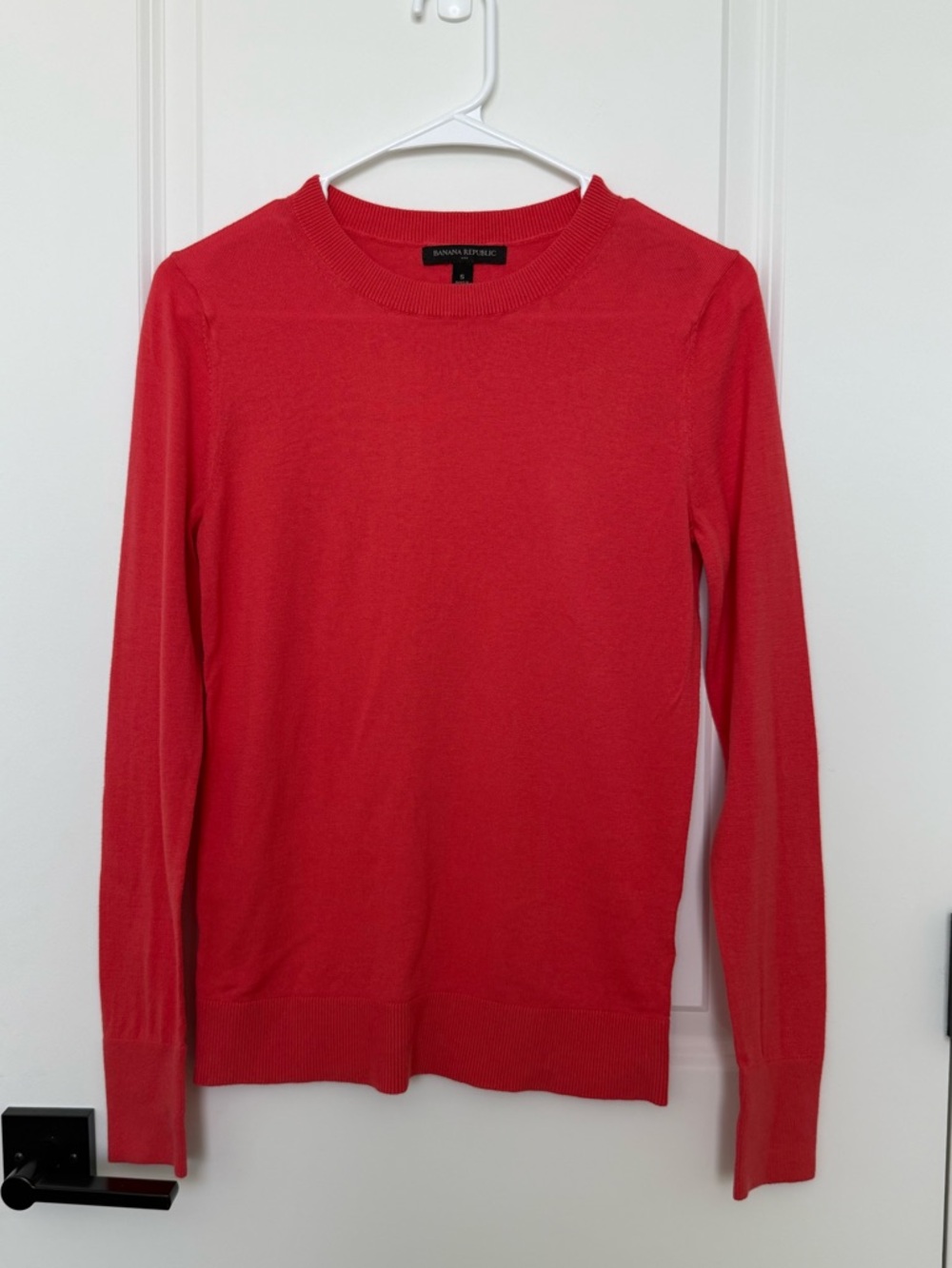 Banana Republic Crew Neck Salmon Orange Lightweight Sweater